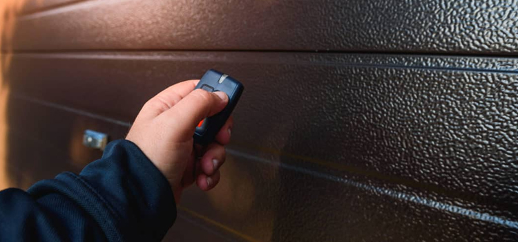 automatic door opener with remote control in Evanston, Illinois